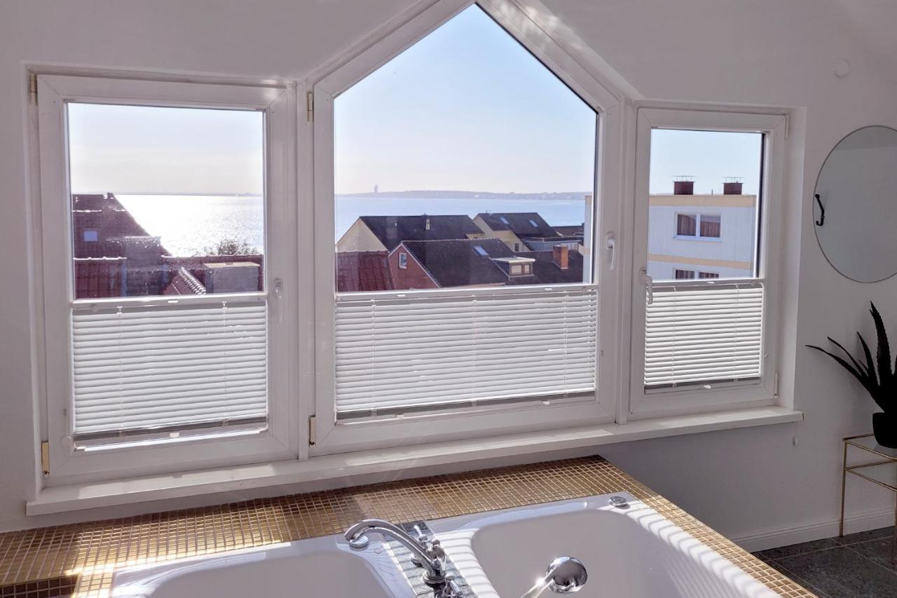 Grosse Penthouse Ferienwohnung Mit Meerblick, Sonnenterrasse & Luxusbad Von "Momentic" Sierksdorf Εξωτερικό φωτογραφία